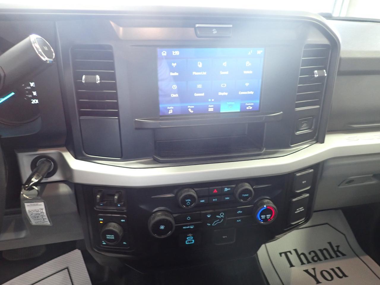 2025 Ford Super Duty F-250 SRW XLT CREW CAB 4WD 8' BOX Listowel ON