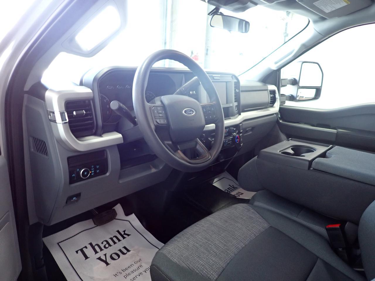 2025 Ford Super Duty F-250 SRW XLT CREW CAB 4WD 8' BOX Listowel ON