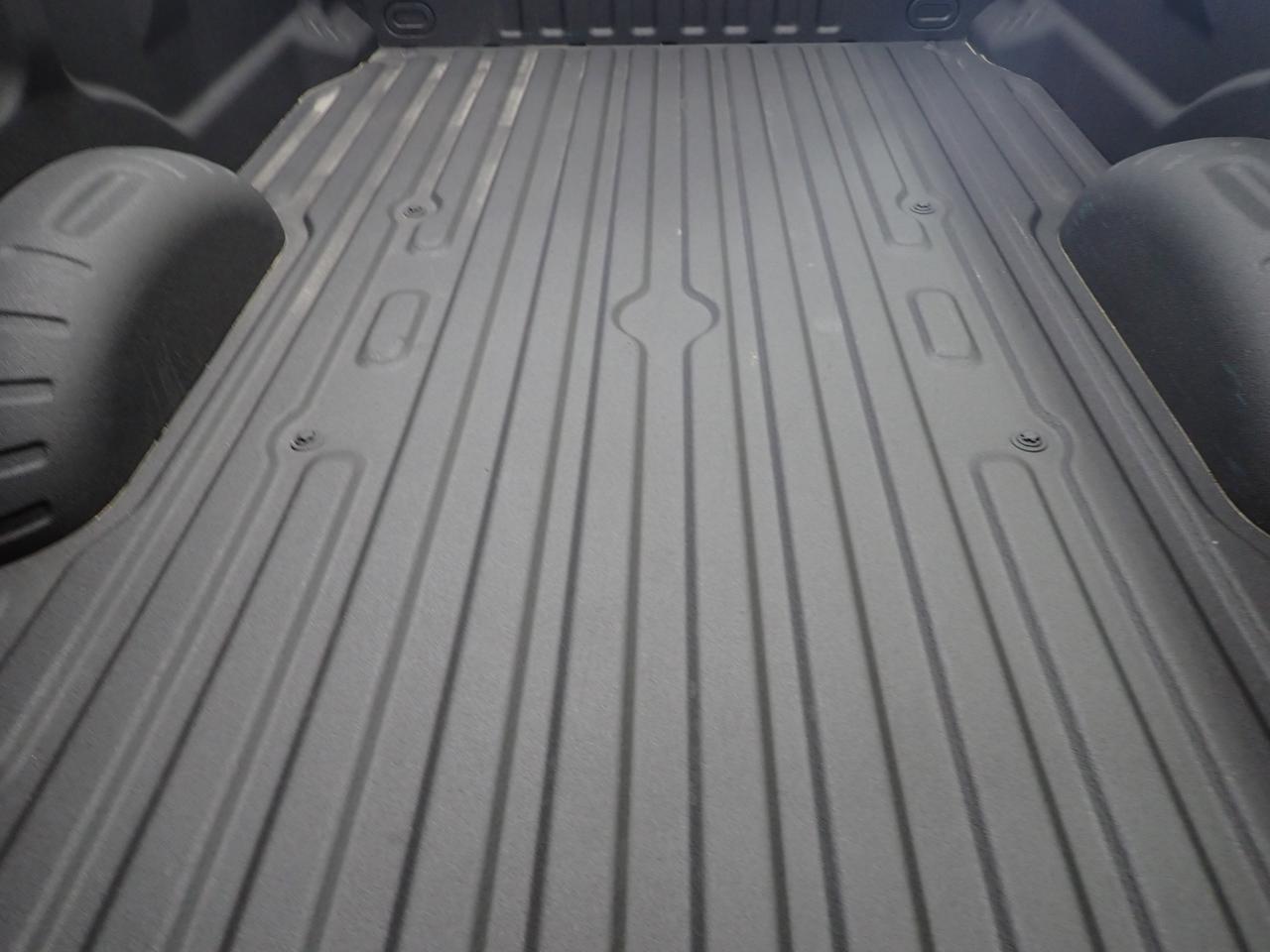 2025 Ford Super Duty F-250 SRW XLT CREW CAB 4WD 8' BOX Listowel ON