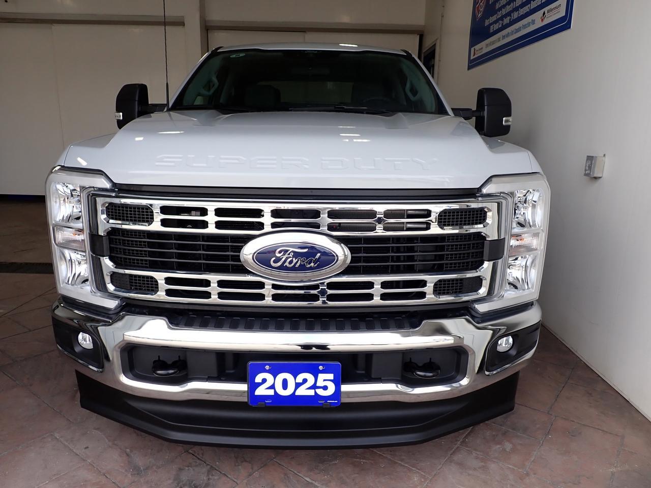 2025 Ford Super Duty F-250 SRW XLT CREW CAB 4WD 8' BOX Listowel ON