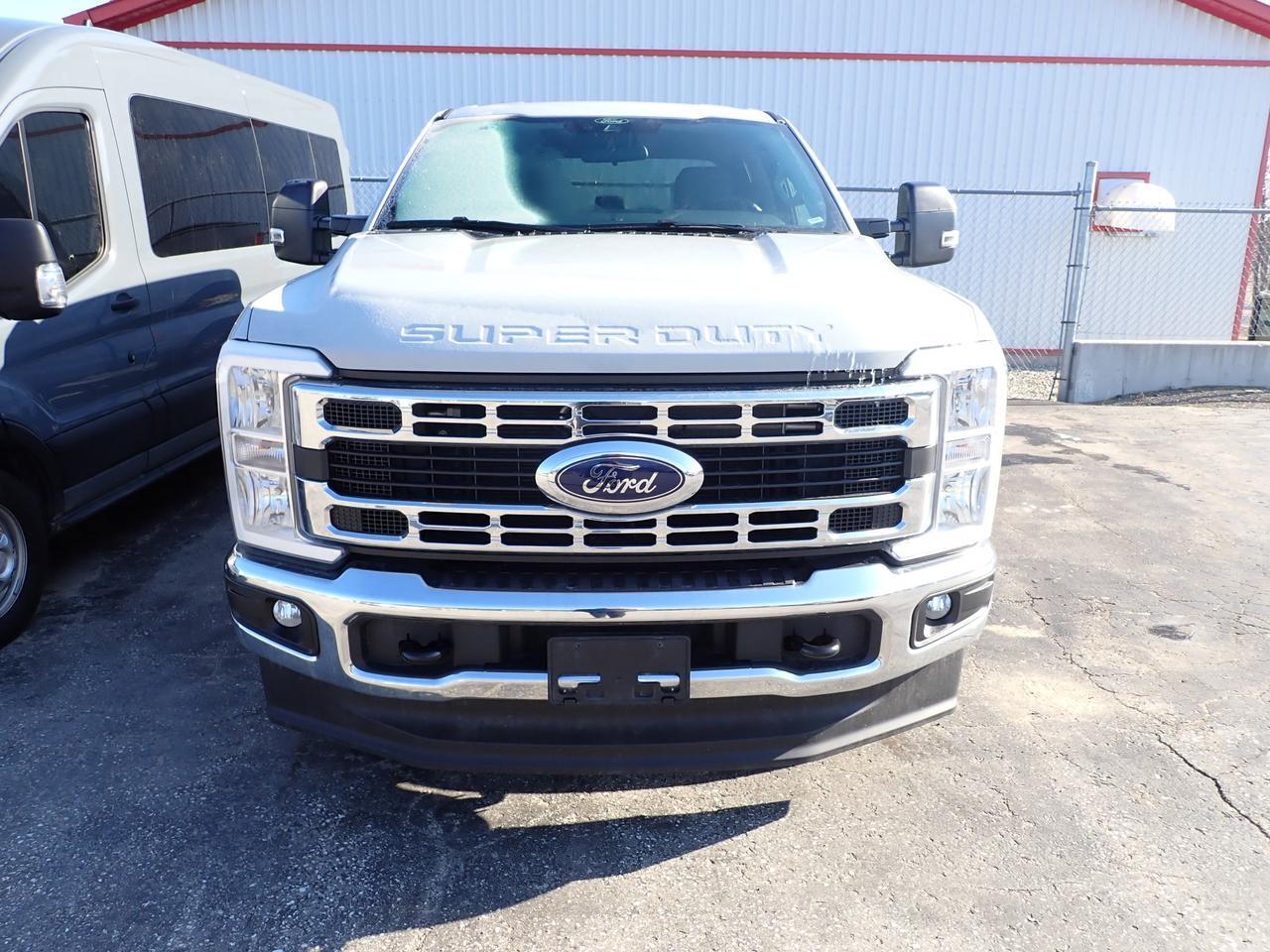 2025 Ford Super Duty F-250 SRW XLT CREW CAB 4WD Listowel ON