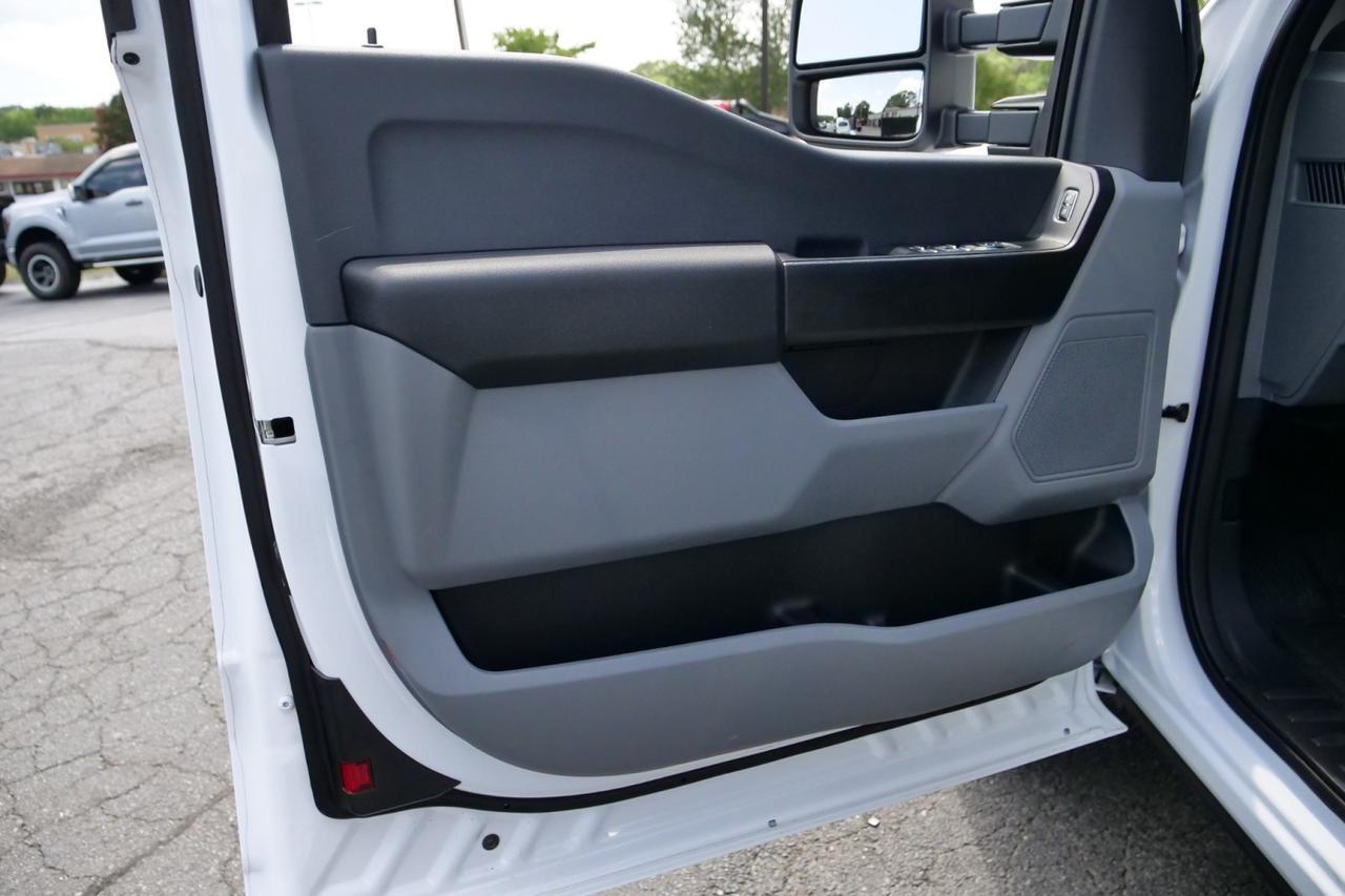 2025 Ford Super Duty F-250 XL / Knapheide Steel Service Body / HO V8 Diesel! High Point NC