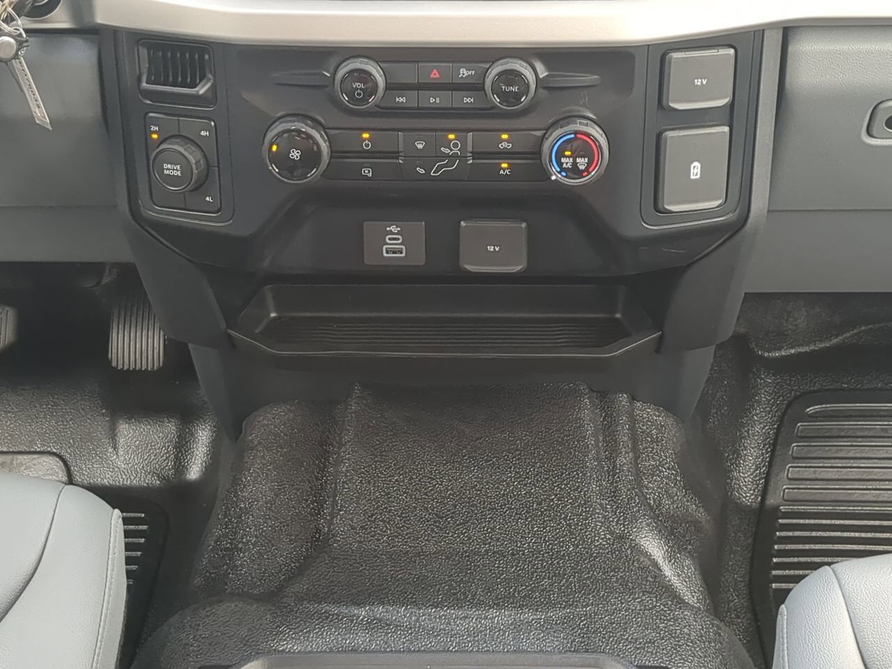 2025 Ford Super Duty F-350 DRW FLATBED Winder GA