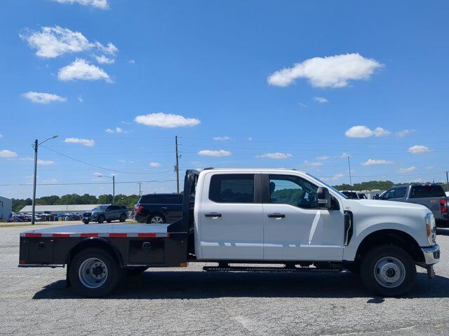 2025 Ford Super Duty F-350 DRW Flat Bed Winder GA