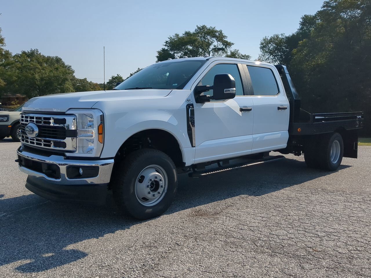 2025 Ford Super Duty F-350 DRW Flat Bed Winder GA