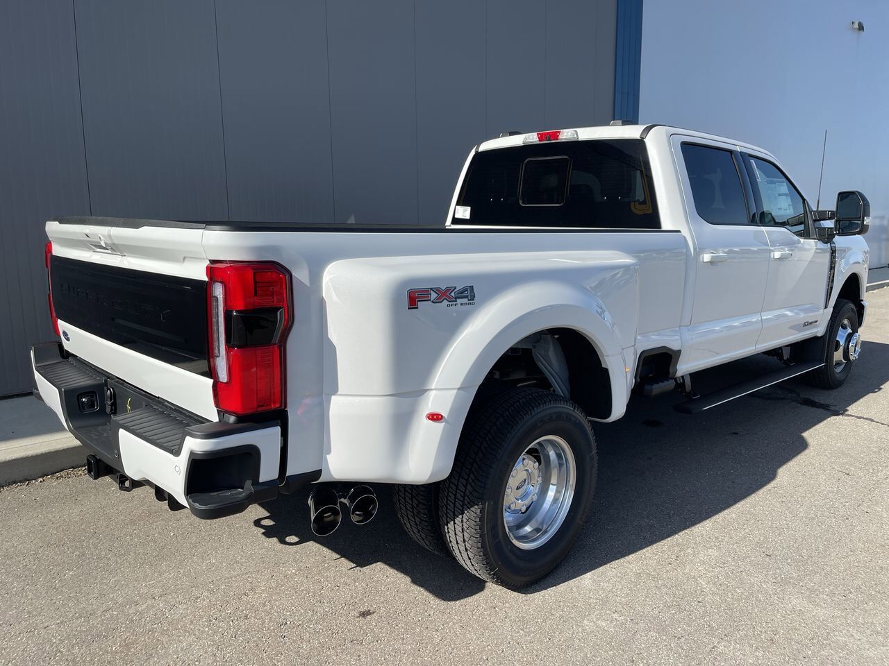 2025 Ford Super Duty F-350 DRW Platinum Sherwood Park AB