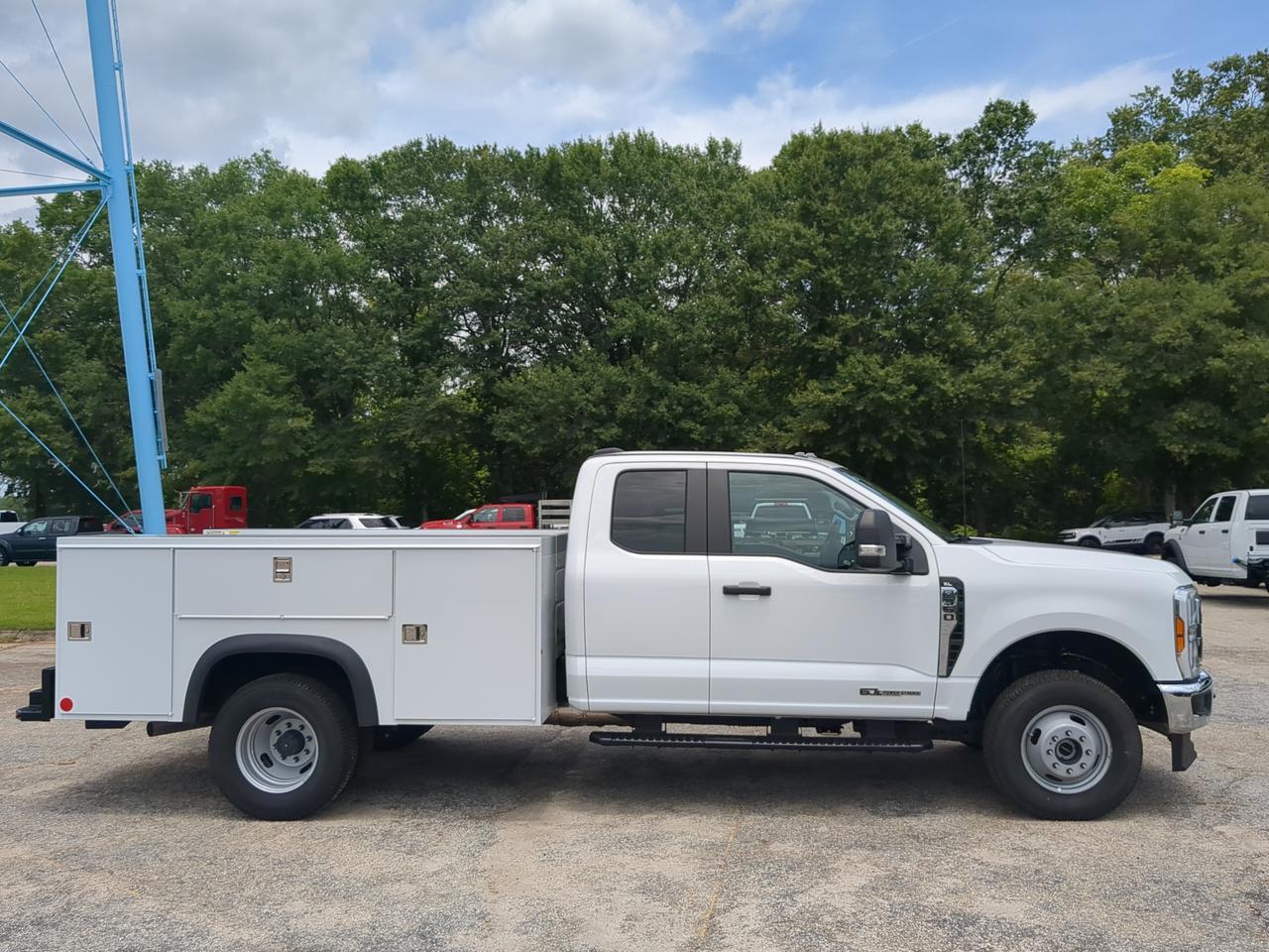 2025 Ford Super Duty F-350 DRW Service Body Winder GA