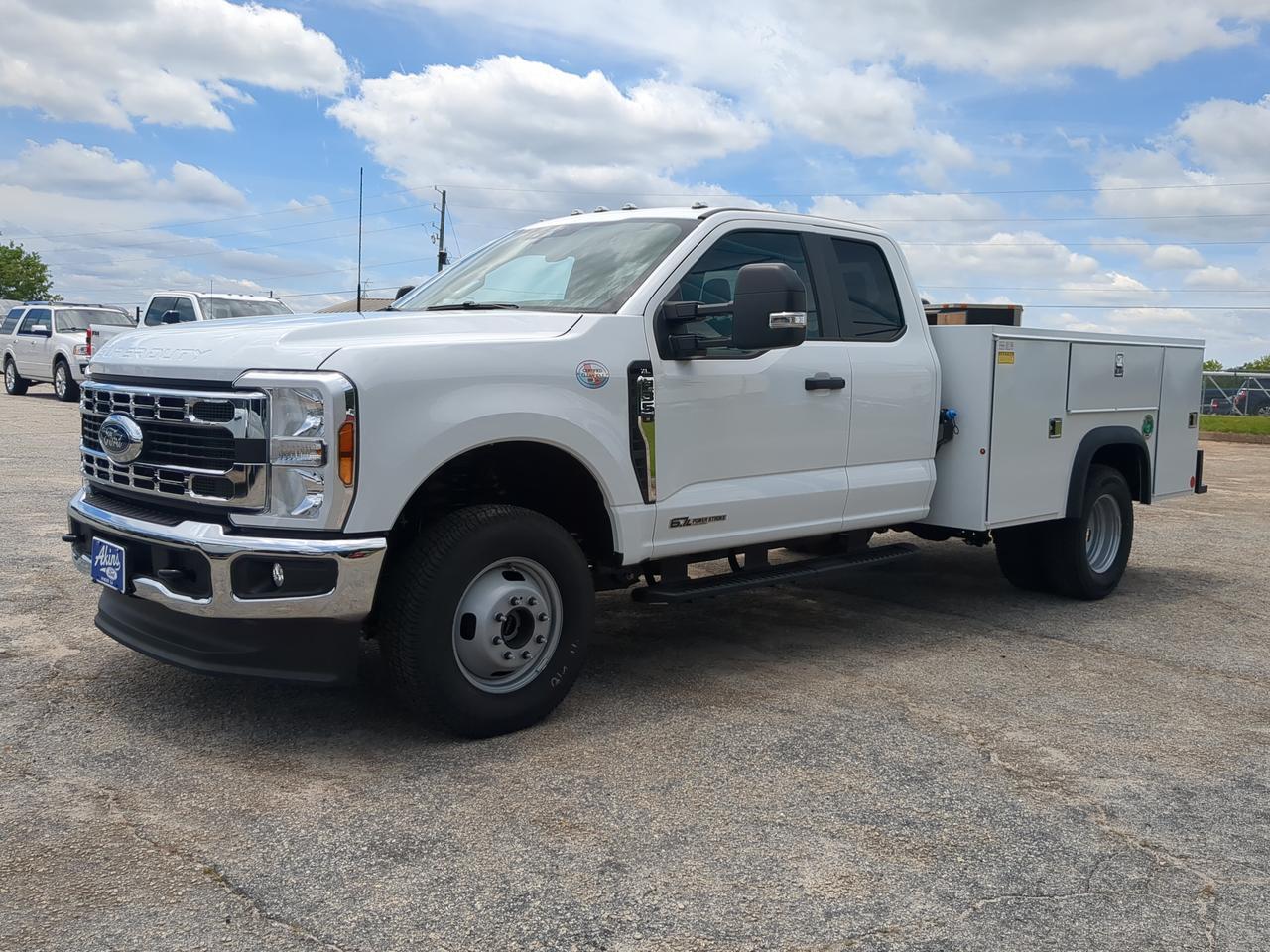 2025 Ford Super Duty F-350 DRW Service Body Winder GA