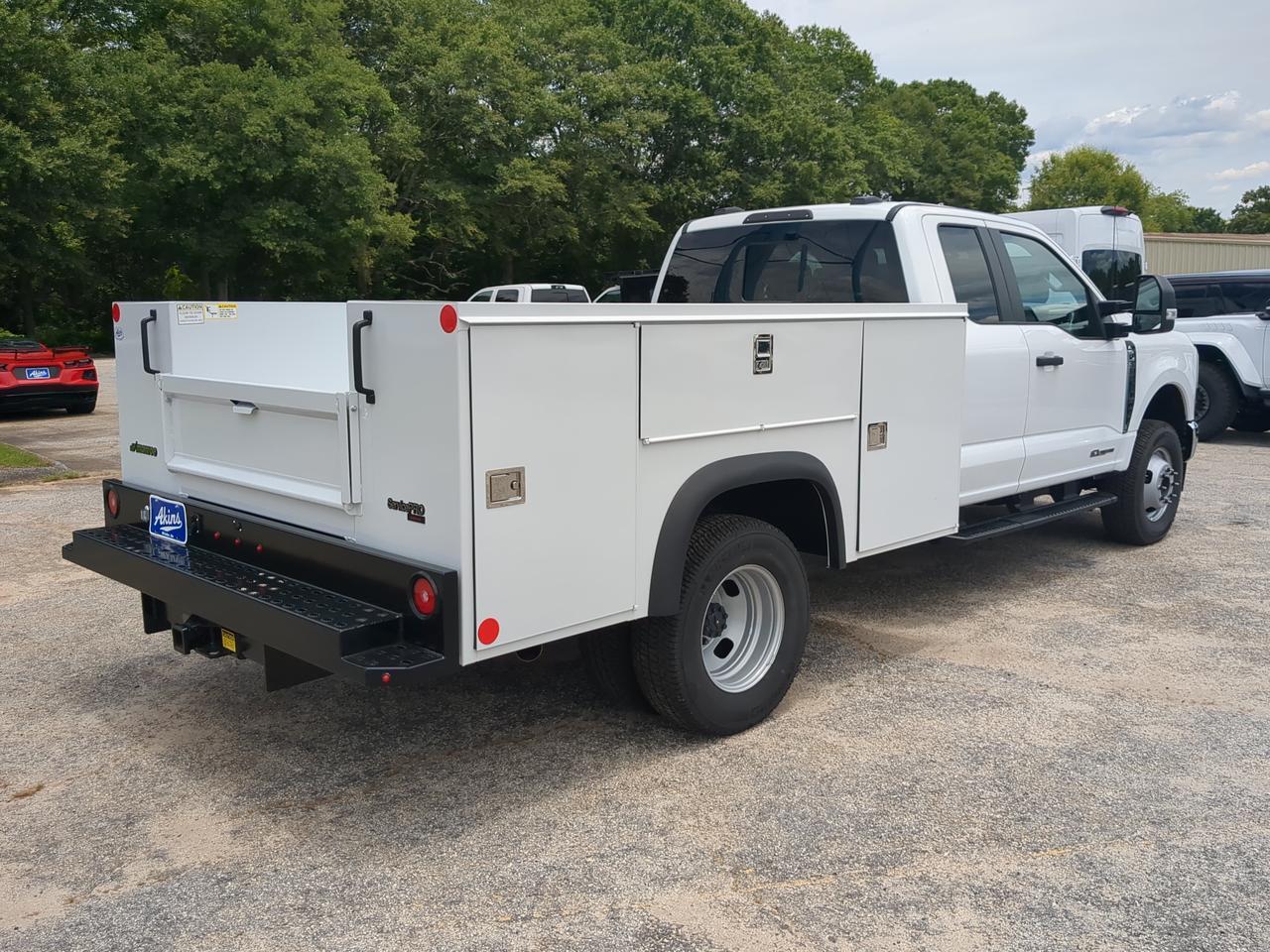 2025 Ford Super Duty F-350 DRW Service Body Winder GA