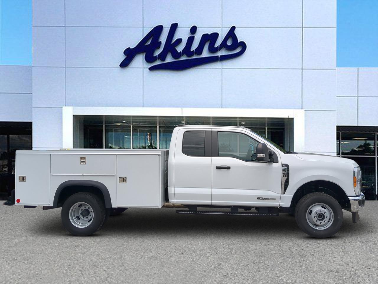 2025 Ford Super Duty F-350 DRW Service Body