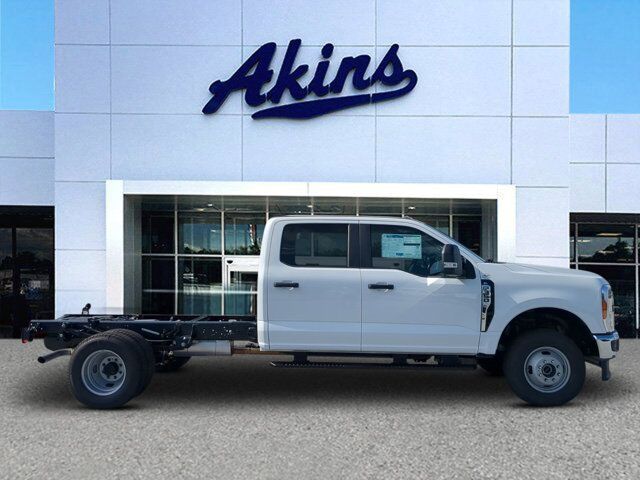 2025 Ford Super Duty F-350 DRW XL