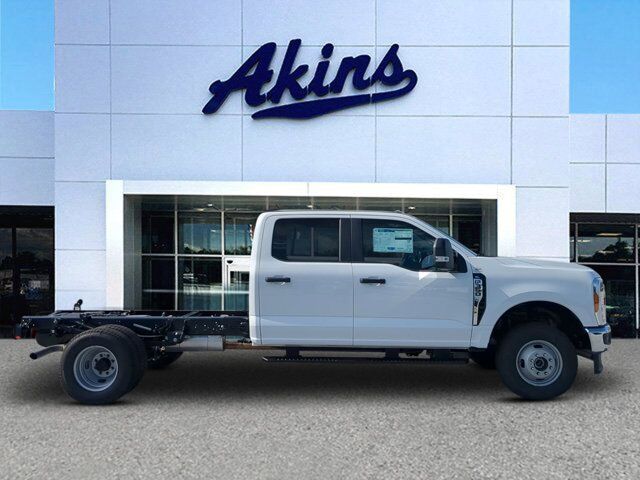 2025 Ford Super Duty F-350 DRW XL
