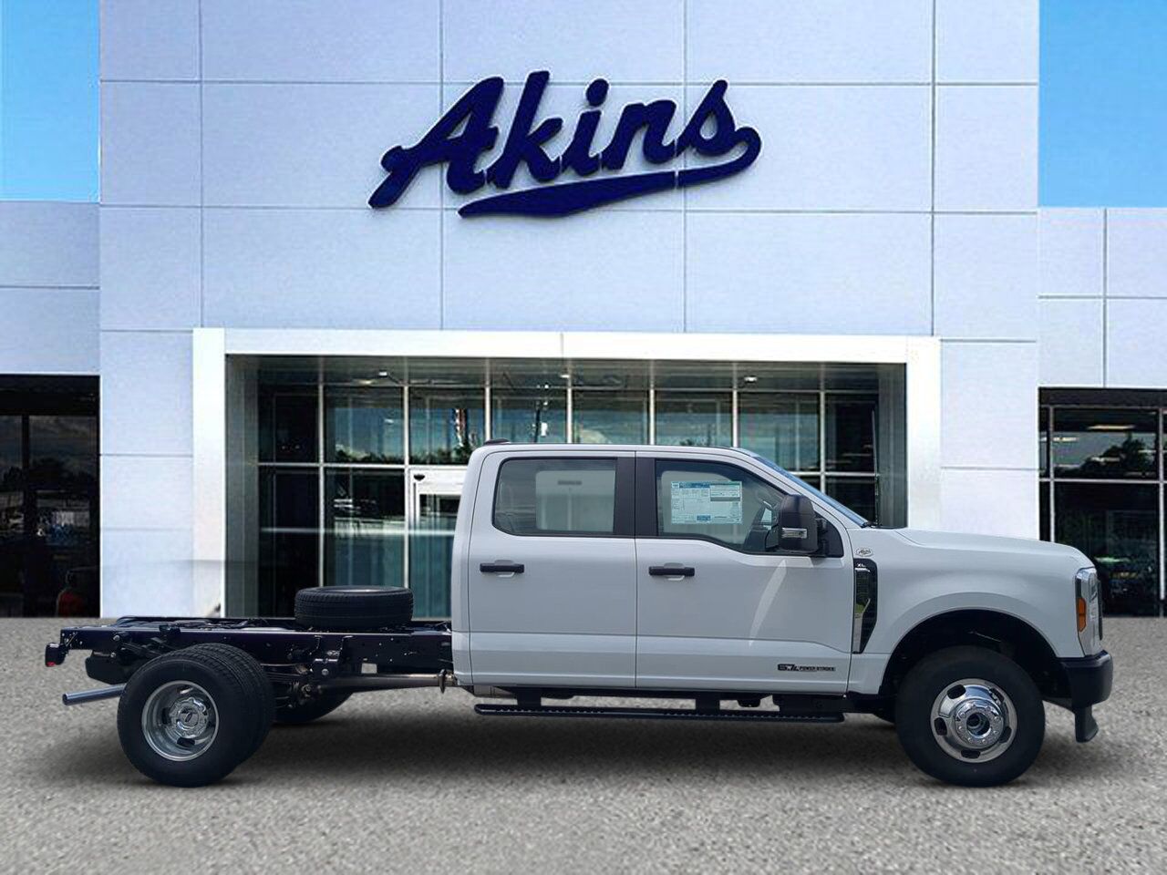 2025 Ford Super Duty F-350 DRW XL