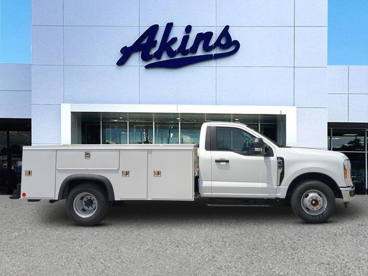 2025 Ford Super Duty F-350 DRW XL