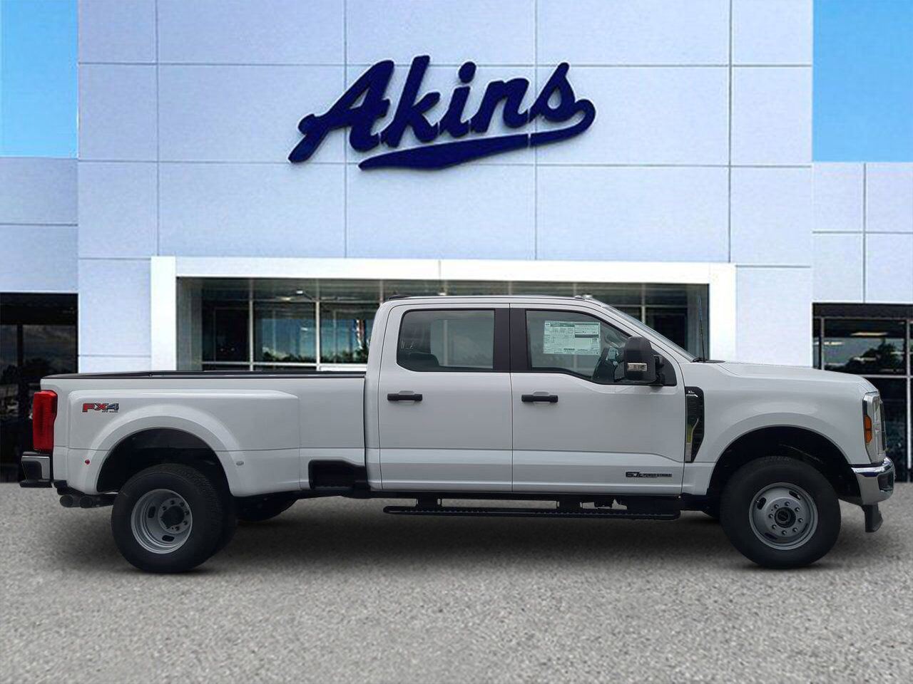 2025 Ford Super Duty F-350 DRW XL