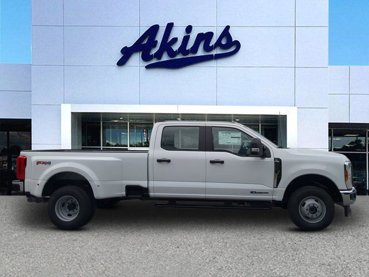 2025 Ford Super Duty F-350 DRW XL