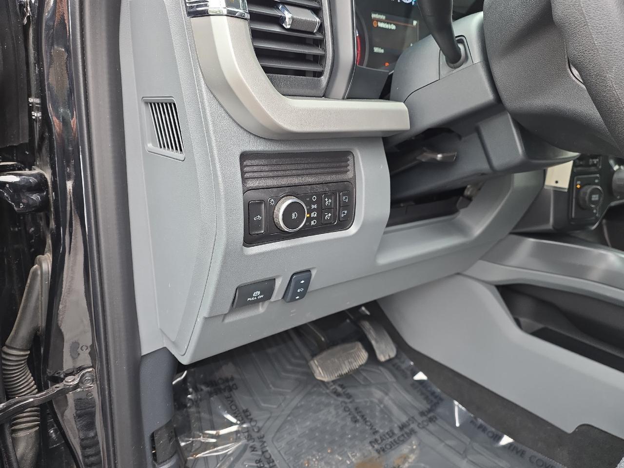 2025 Ford Super Duty F-350 DRW XLT Sand Lake NY