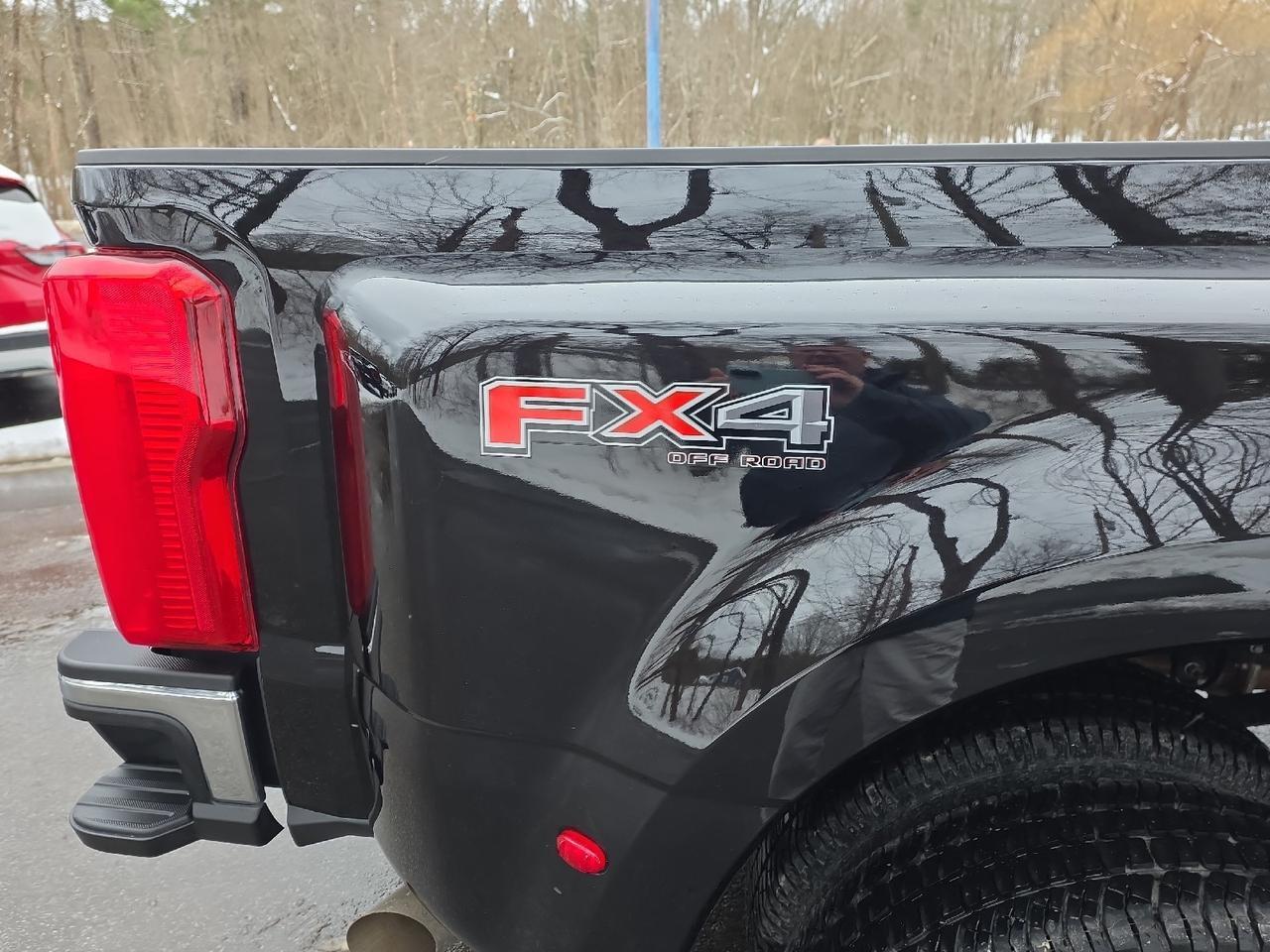 2025 Ford Super Duty F-350 DRW XLT Sand Lake NY