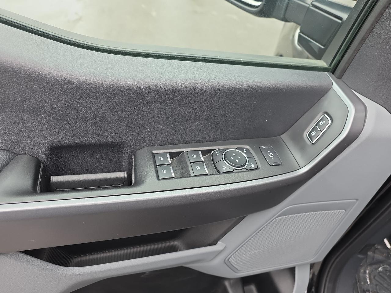 2025 Ford Super Duty F-350 DRW XLT Sand Lake NY