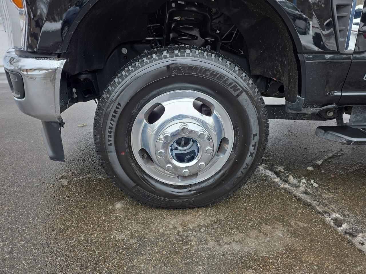 2025 Ford Super Duty F-350 DRW XLT Sand Lake NY