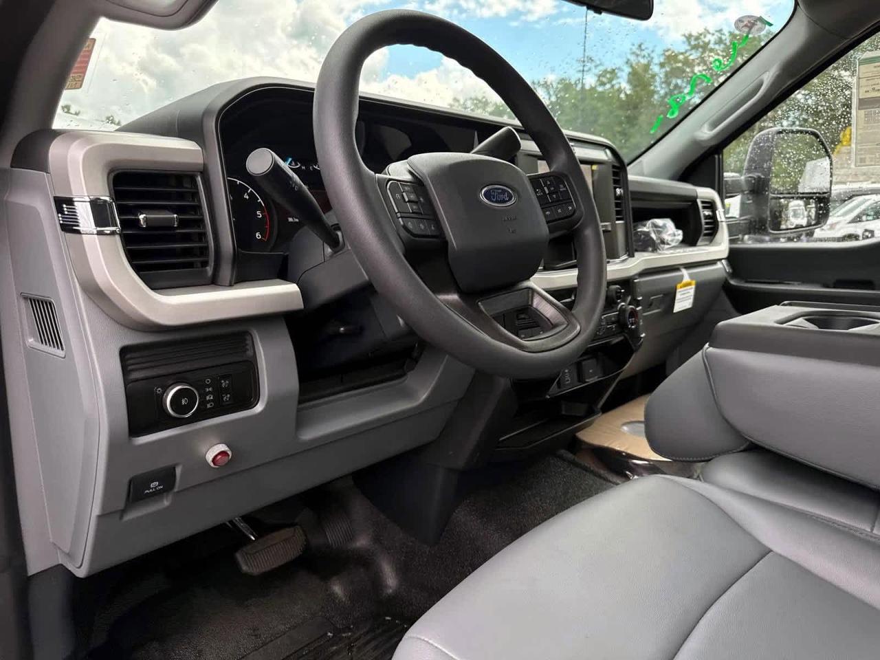 2025 Ford Super Duty F-350 DRW Plymouth MA