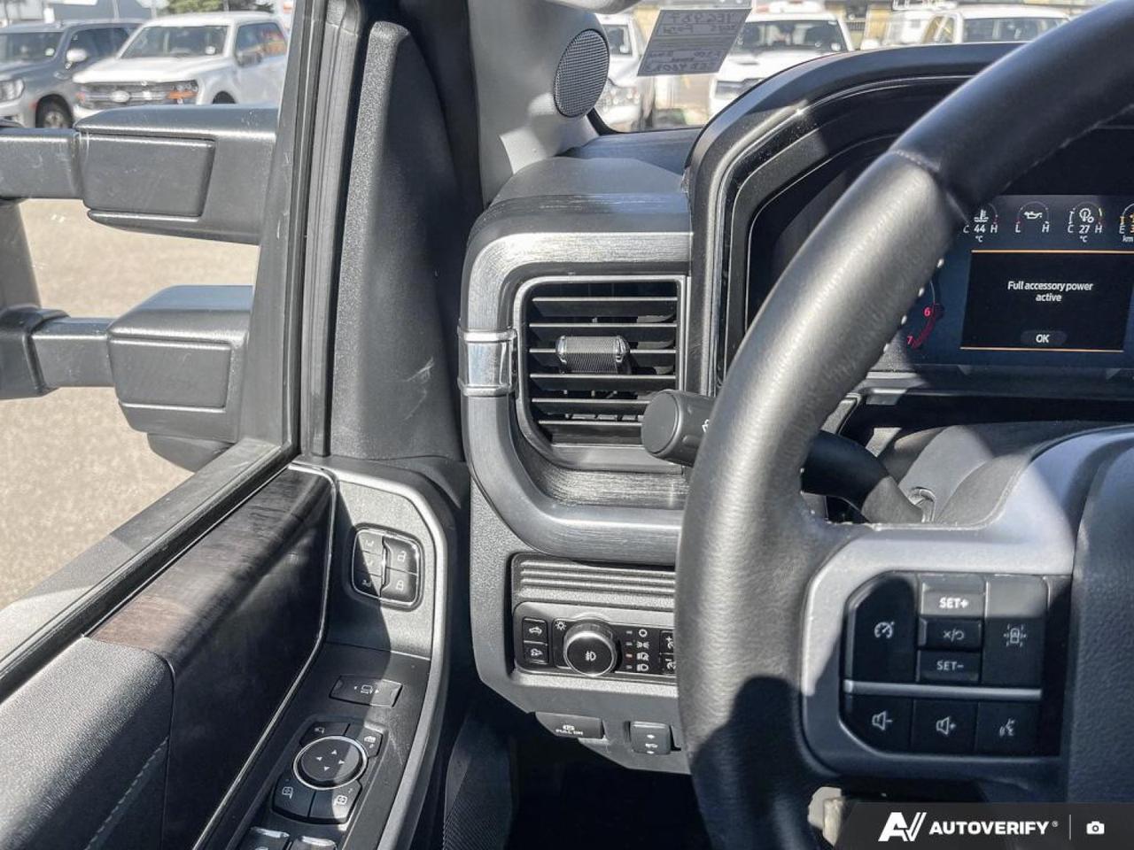 2025 Ford Super Duty F-350 SRW LARIAT Edmonton AB
