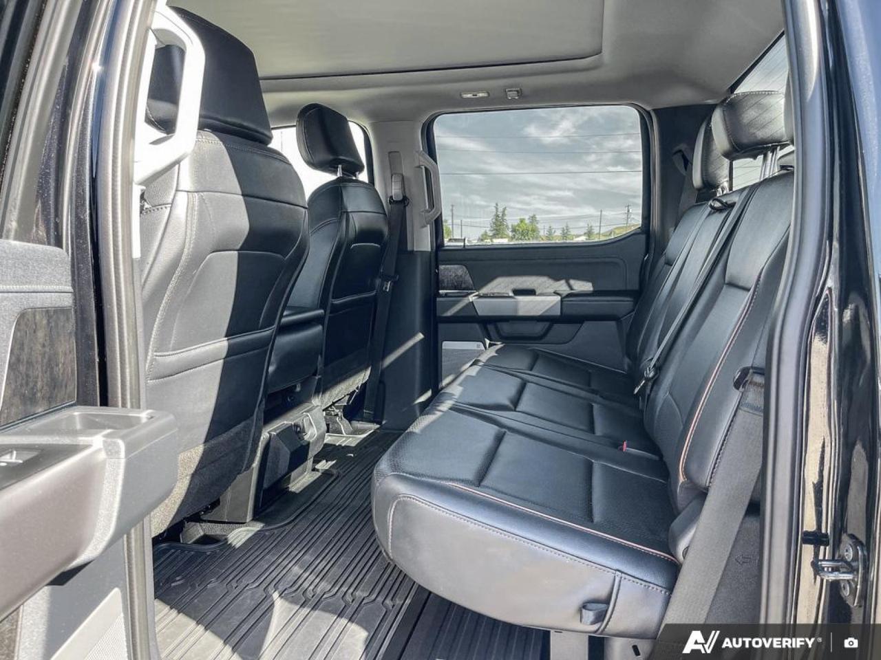 2025 Ford Super Duty F-350 SRW LARIAT Edmonton AB