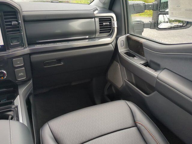 2025 Ford Super Duty F-350 SRW LARIAT Appleton WI