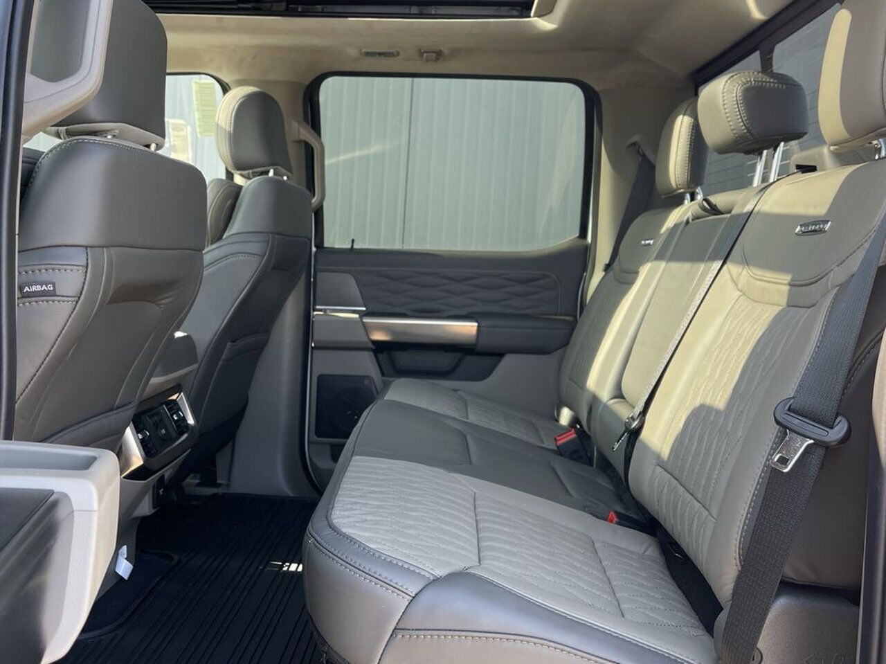 2025 Ford Super Duty F-350 SRW Platinum Sherwood Park AB