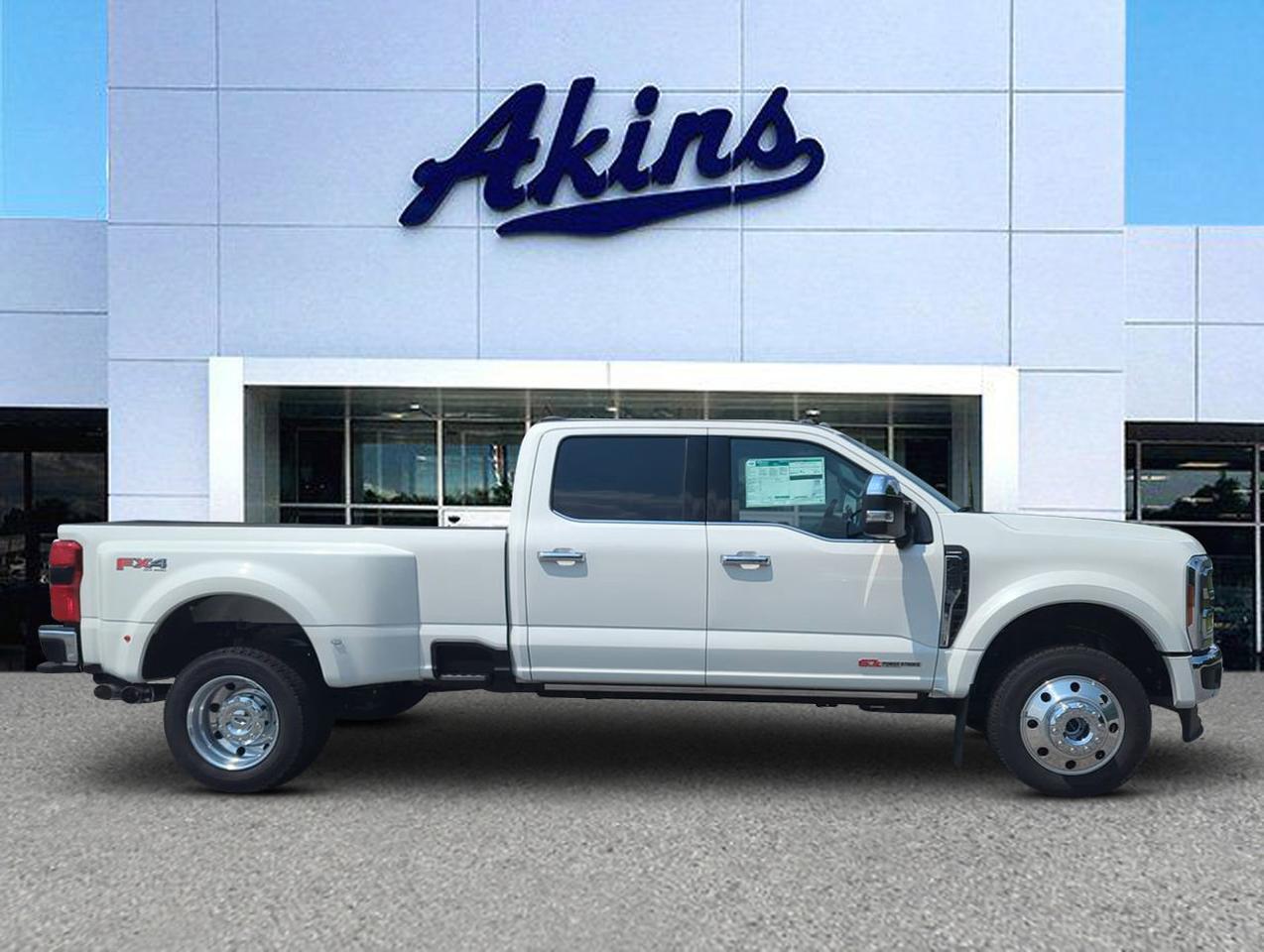 2025 Ford Super Duty F-450 DRW LARIAT