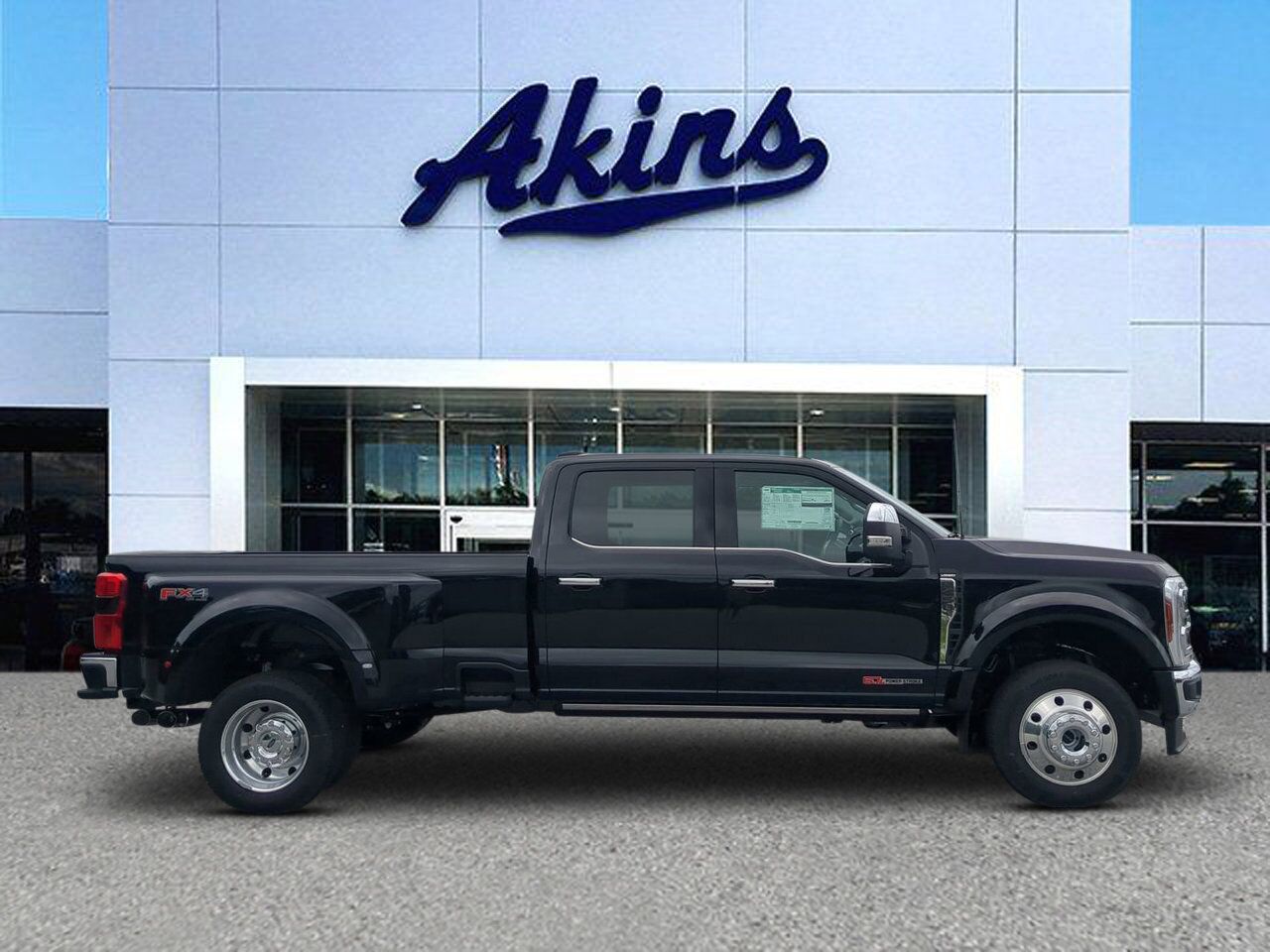 2025 Ford Super Duty F-450 DRW LARIAT