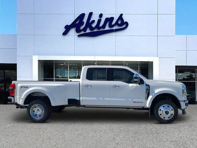 2025 Ford Super Duty F-450 DRW LARIAT