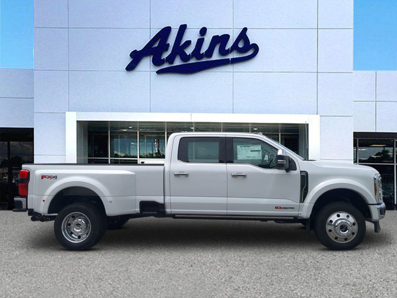 2025 Ford Super Duty F-450 DRW LARIAT