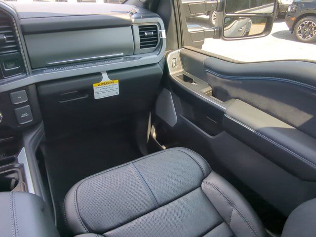 2025 Ford Super Duty F-450 DRW Platinum Appleton WI