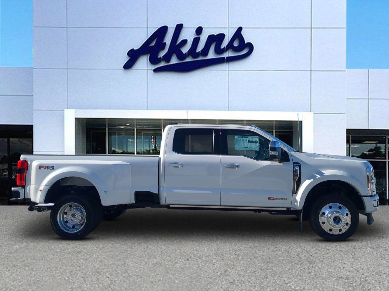 2025 Ford Super Duty F-450 DRW Platinum Plus