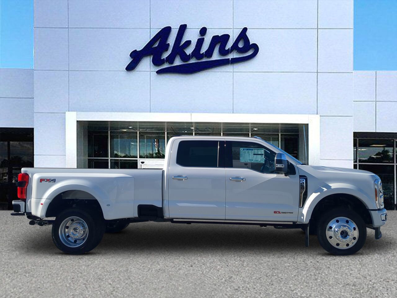 2025 Ford Super Duty F-450 DRW Platinum Plus