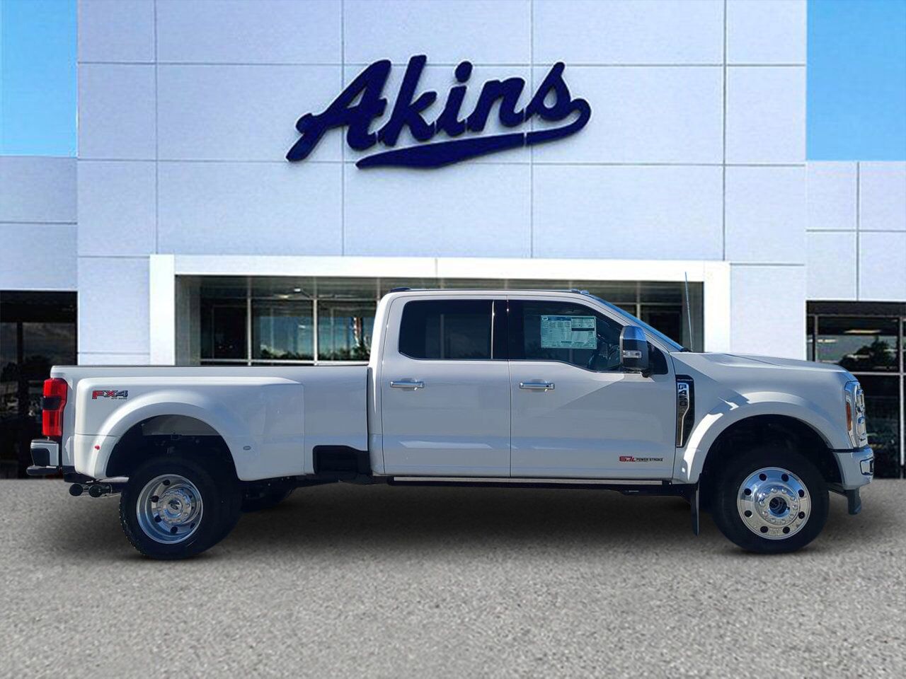 2025 Ford Super Duty F-450 DRW Platinum Plus