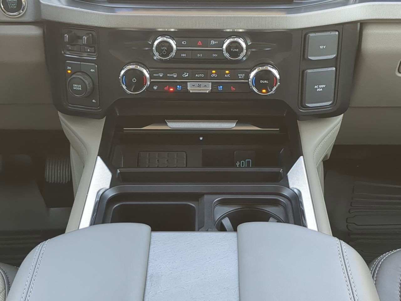 2025 Ford Super Duty F-450 DRW Platinum Winder GA