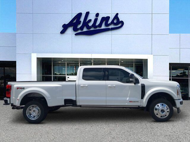 2025 Ford Super Duty F-450 DRW Platinum