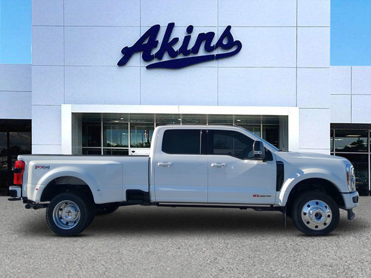 2025 Ford Super Duty F-450 DRW Platinum