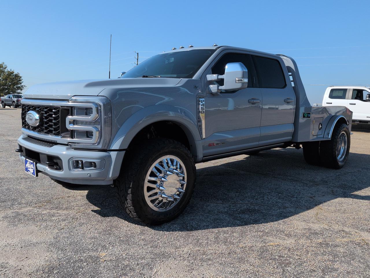 2025 Ford Super Duty F-450 DRW Platinum Winder GA