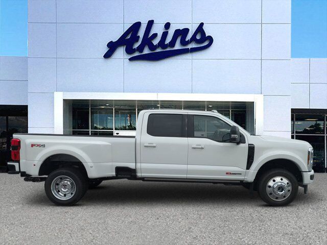 2025 Ford Super Duty F-450 DRW Platinum