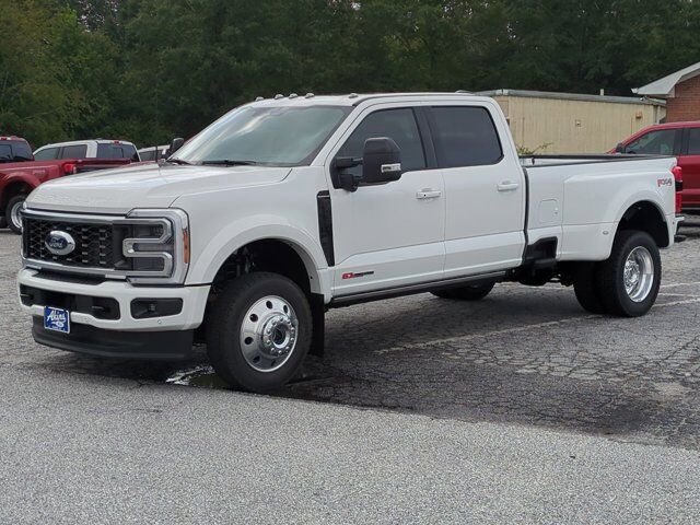 2025 Ford Super Duty F-450 DRW Platinum Winder GA