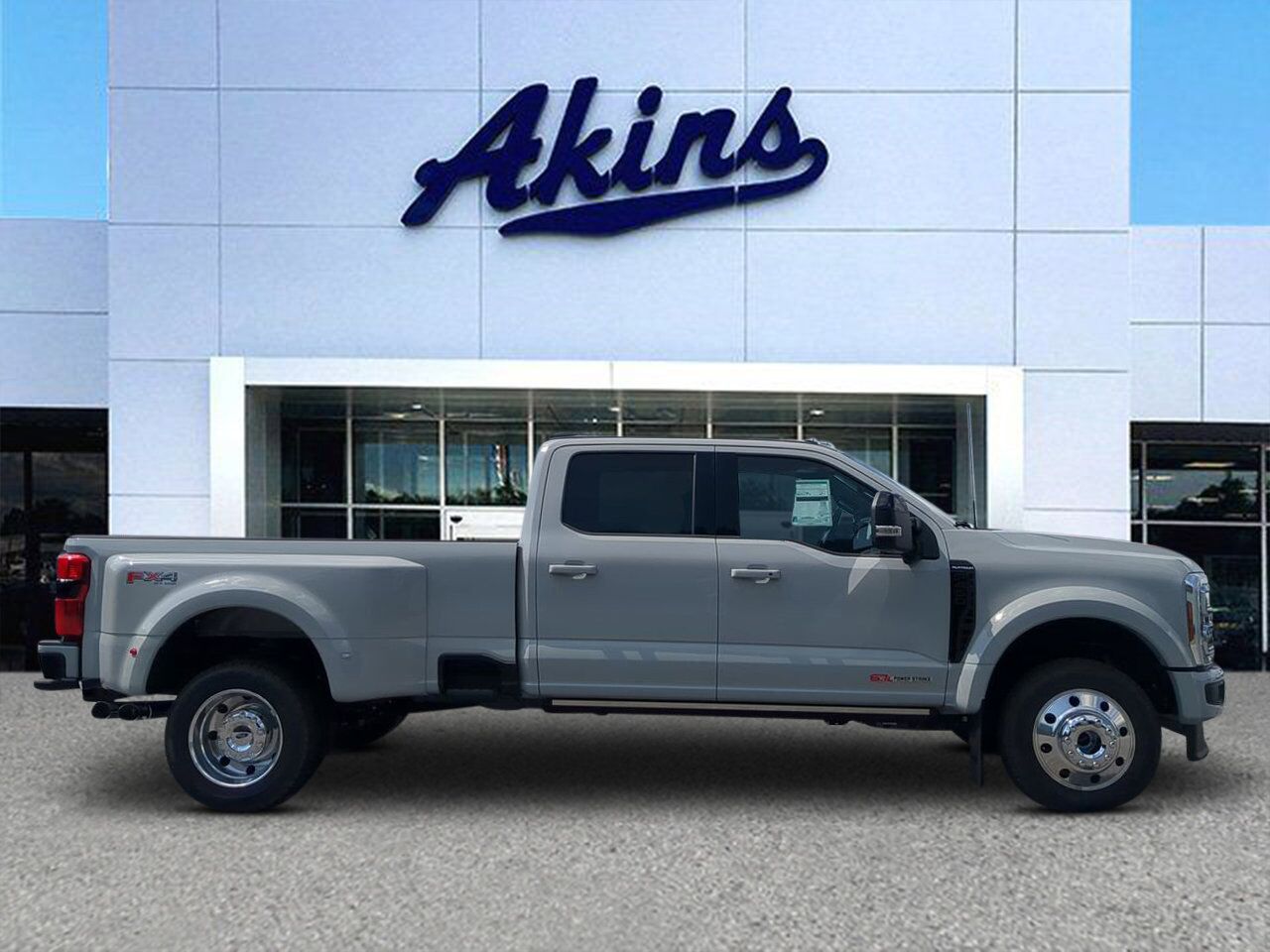 2025 Ford Super Duty F-450 DRW Platinum