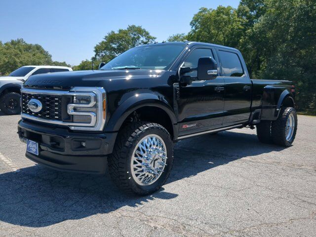 2025 Ford Super Duty F-450 DRW Platinum Winder GA