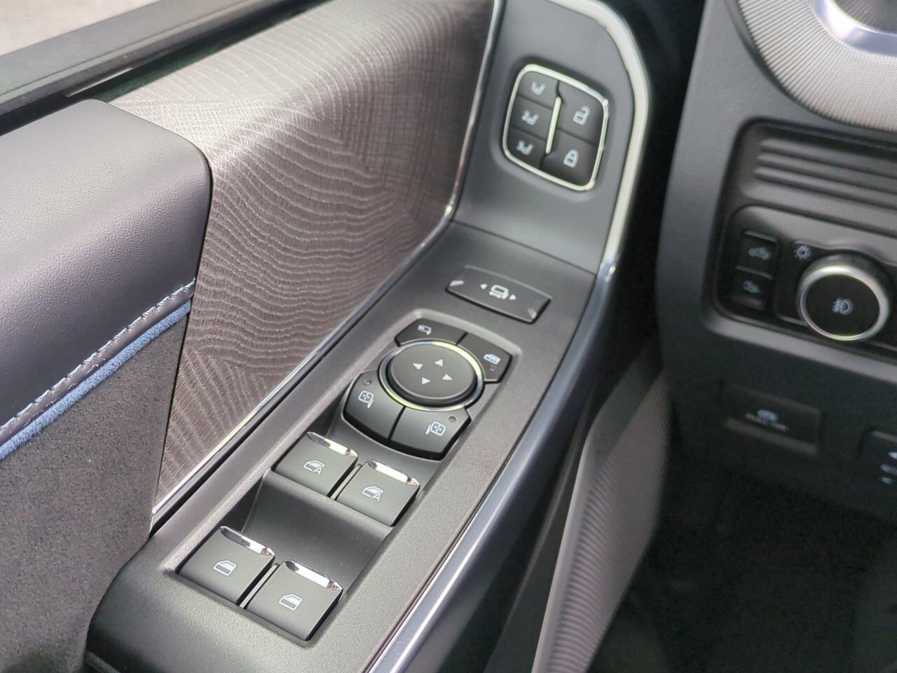 2025 Ford Super Duty F-450 DRW Platinum Winder GA