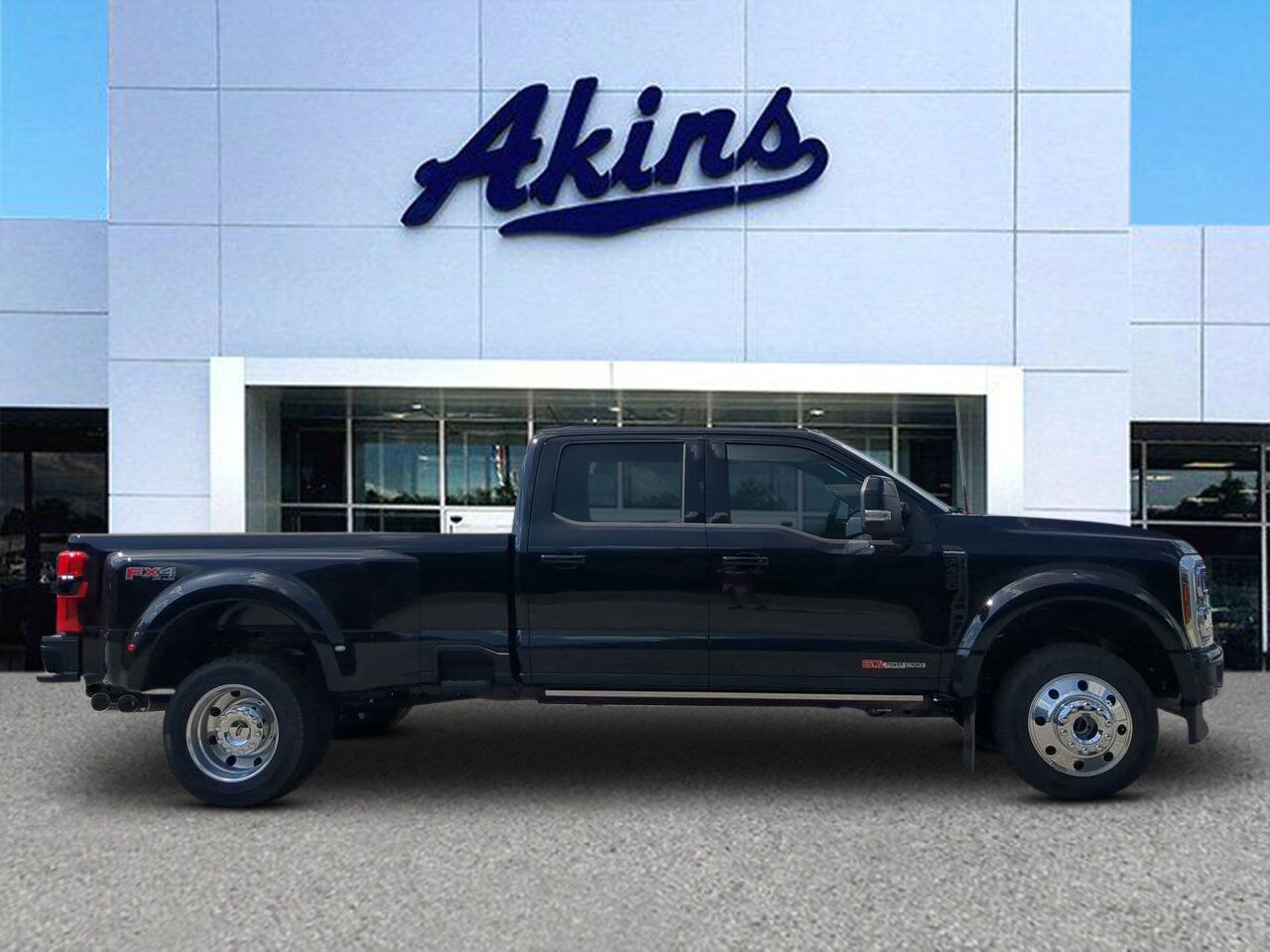 2025 Ford Super Duty F-450 DRW Platinum