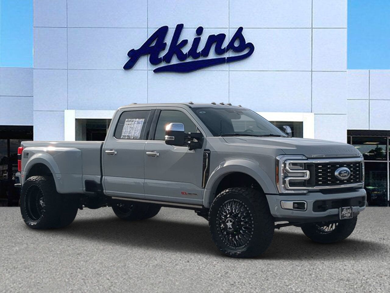 2025 Ford Super Duty F-450 DRW Platinum