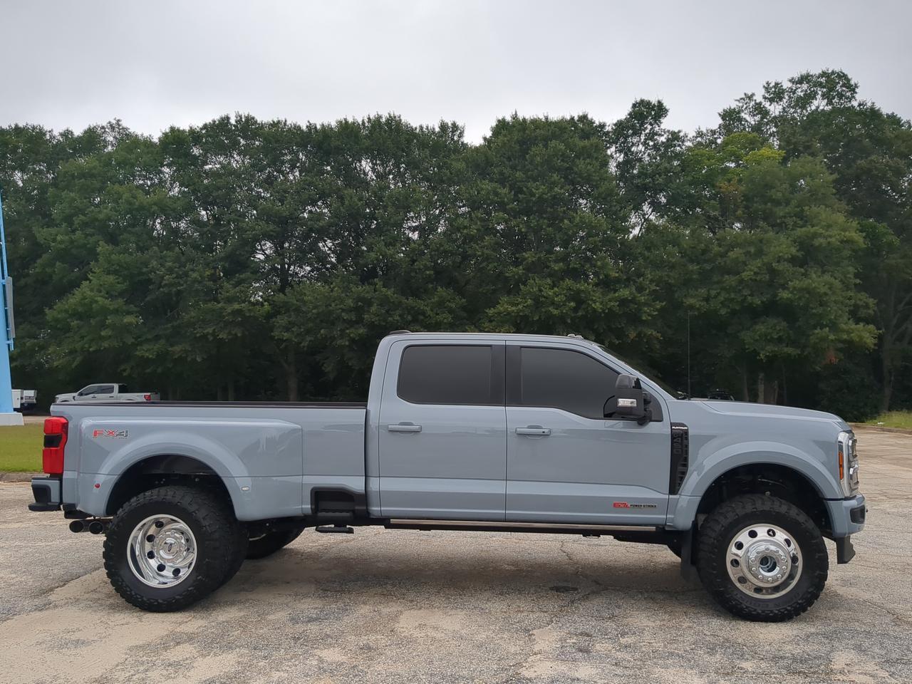 2025 Ford Super Duty F-450 DRW Platinum Winder GA
