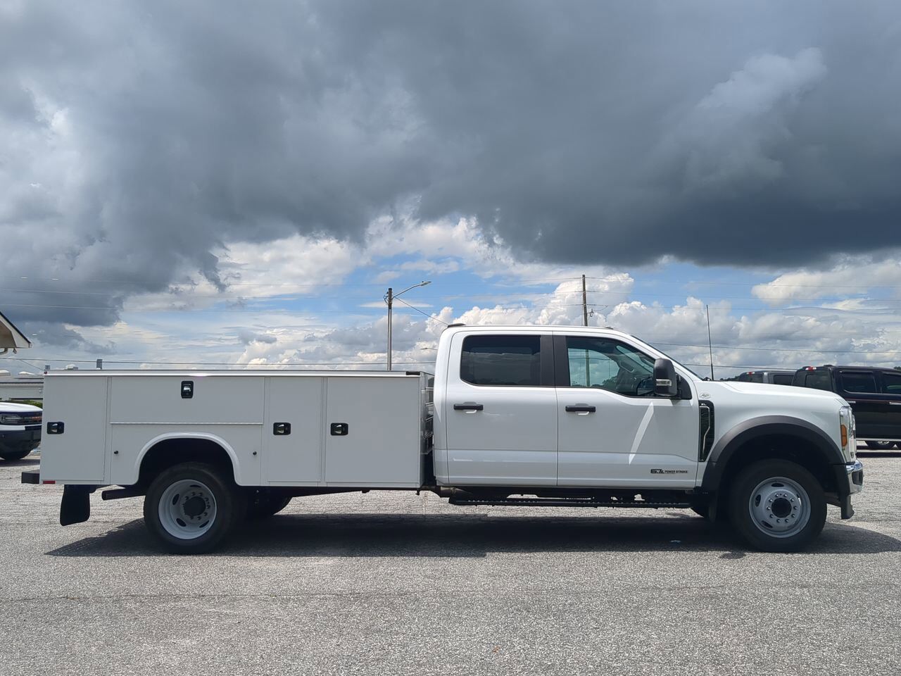 2025 Ford Super Duty F-450 DRW SERVICE BODY Winder GA